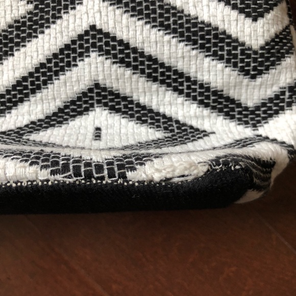 Tribe Alive Crossbody Bag - Picture 8 of 8